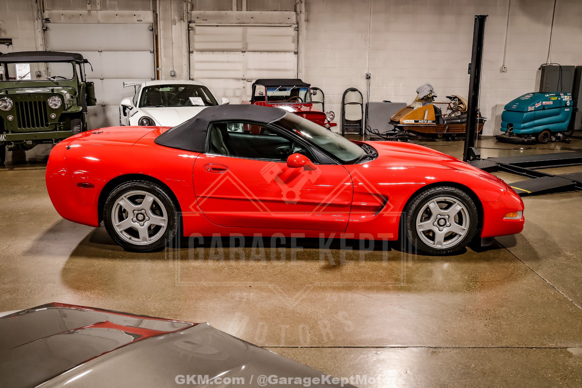 Used 1999 Chevrolet Corvette Convertible w/ Memory Pkg RWD image 8