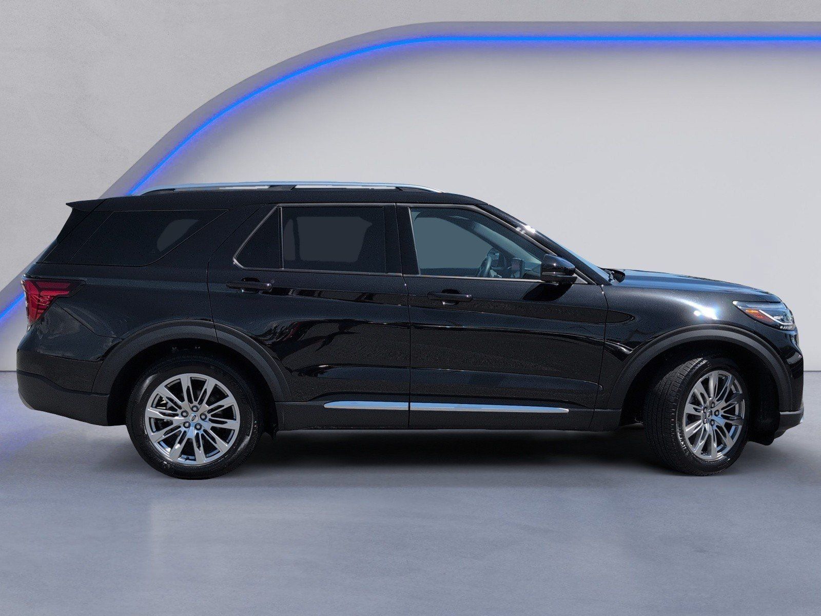 Used 2026 Ford Explorer Platinum RWD image 3