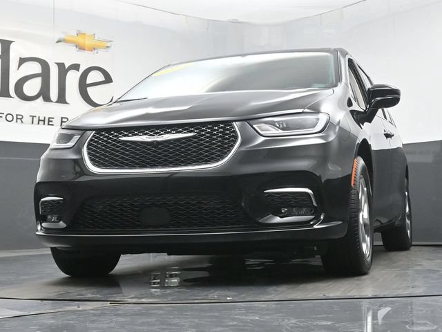Used 2024 Chrysler Pacifica Limited AWD/4WD image 4