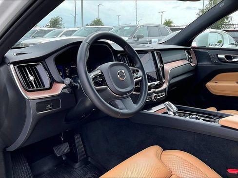 Used 2023 Volvo XC60 B5 Ultimate w/ Climate Package AWD/4WD image 15