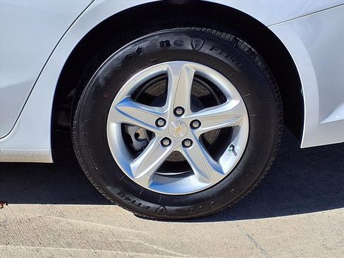 Used 2025 Chevrolet Malibu LT image 9