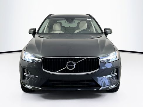 Used 2022 Volvo XC60 B5 Momentum w/ Protection Package Premier image 2