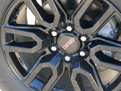 Used 2020 GMC Sierra 1500 Elevation image 11