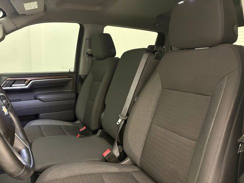 Used 2025 Chevrolet Silverado 1500 LT AWD/4WD image 31