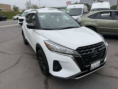Used 2021 Nissan Kicks SR w/ SR Premium Package FWD image 7