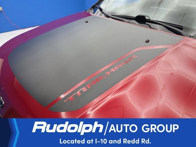 Used 2025 Jeep Compass Trailhawk AWD/4WD image 9