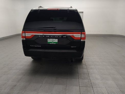 Used 2016 Lincoln Navigator Select RWD image 7