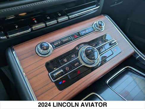 Used 2024 Lincoln Aviator Reserve image 19