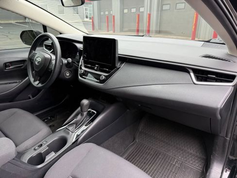 Used 2024 Toyota Corolla LE FWD image 12