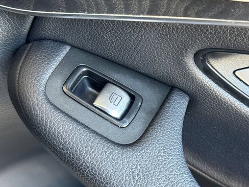 Used 2018 Mercedes-Benz GLC 350e 4MATIC image 23