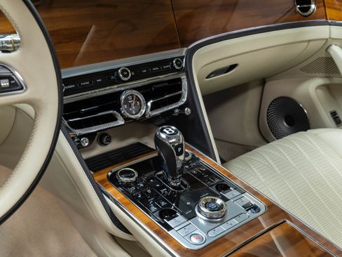 Used 2021 Bentley Flying Spur W12 AWD/4WD image 18