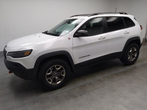 Used 2019 Jeep Cherokee Trailhawk w/ Comfort/Convenience Group AWD/4WD image 2