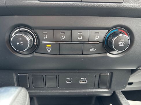 Used 2022 Nissan Frontier SV image 32