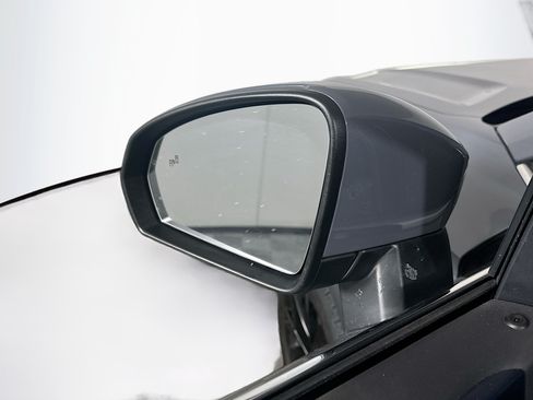 Used 2022 Volkswagen Taos SE w/ Panoramic Sunroof Package FWD image 16