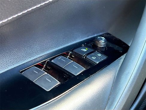 Used 2025 Toyota Corolla Hatchback image 17