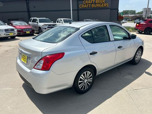 Used 2018 Nissan Versa S FWD image 3