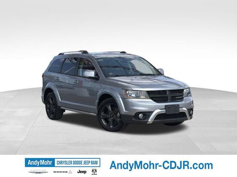 Used 2019 Dodge Journey Crossroad FWD image 1