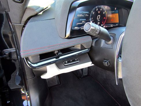 Used 2023 Chevrolet Corvette Stingray Premium Conv w/ Z51 Performance Package image 15