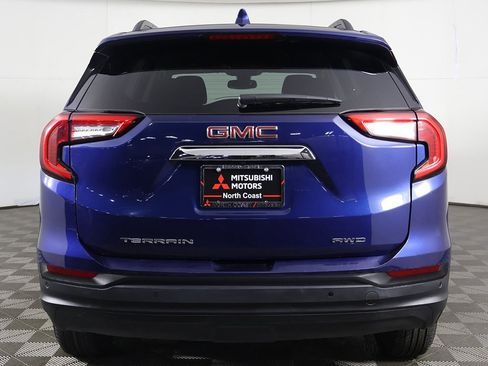 Used 2022 GMC Terrain SLE w/ Driver Convenience Package image 10