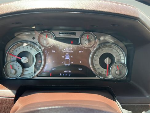 Used 2015 RAM 2500 Longhorn w/ Convenience Group RWD image 15