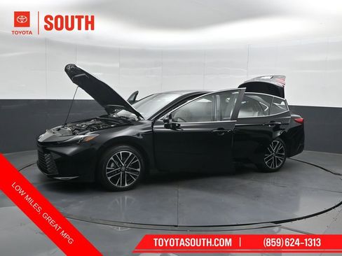 Used 2025 Toyota Camry XLE image 55
