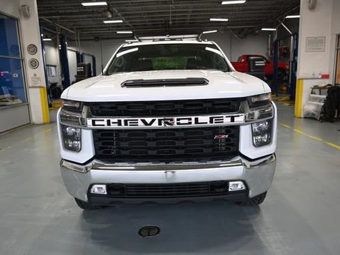 Used 2022 Chevrolet Silverado 2500 LT w/ Convenience Package AWD/4WD image 2