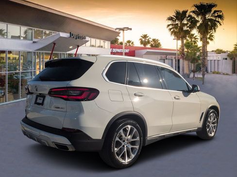 Used 2022 BMW X5 sDrive40i w/ Premium Package RWD image 3