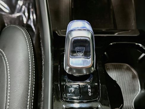 Used 2026 Volvo XC40 B5 Plus AWD/4WD image 25