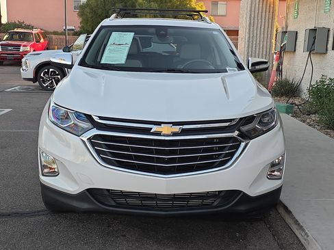 Used 2018 Chevrolet Equinox Premier image 2