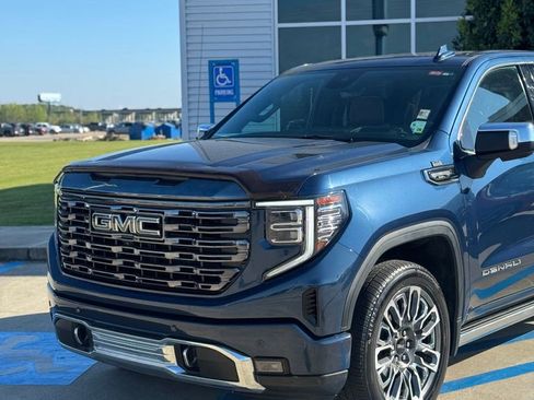 Used 2023 GMC Sierra 1500 Denali Ultimate AWD/4WD image 2