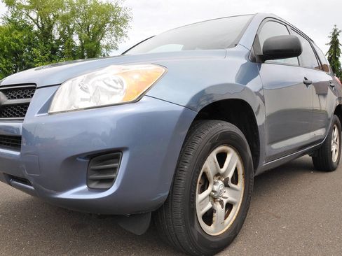 Used 2012 Toyota RAV4 4WD w/ Value Pkg image 2