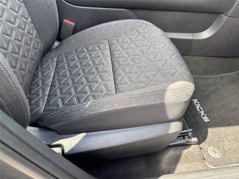 Used 2026 Nissan Kicks SV FWD image 34