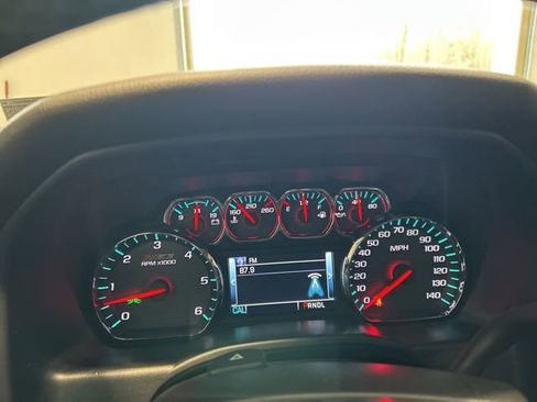 Used 2018 Chevrolet Silverado 1500 LT w/ All Star Edition image 10