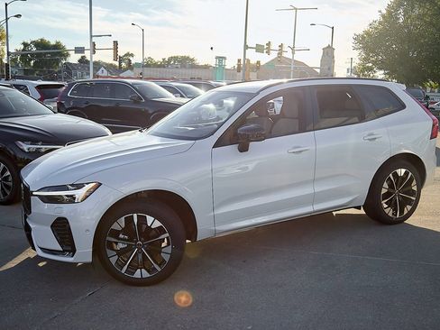 New 2026 Volvo XC60 B5 Plus w/ Protection Package Premier image 3