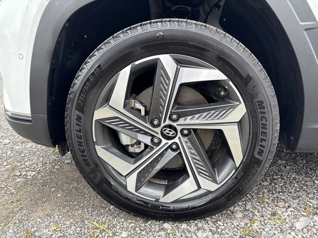 Certified 2024 Hyundai Tucson Limited AWD/4WD image 9
