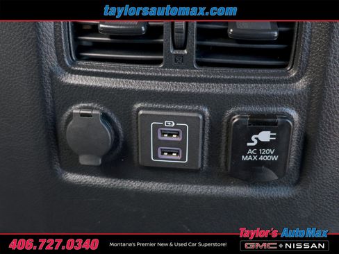 Used 2019 Nissan Titan SV w/ SV Convenience Package image 33