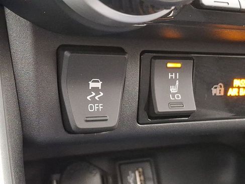 Used 2023 Toyota RAV4 XLE image 20