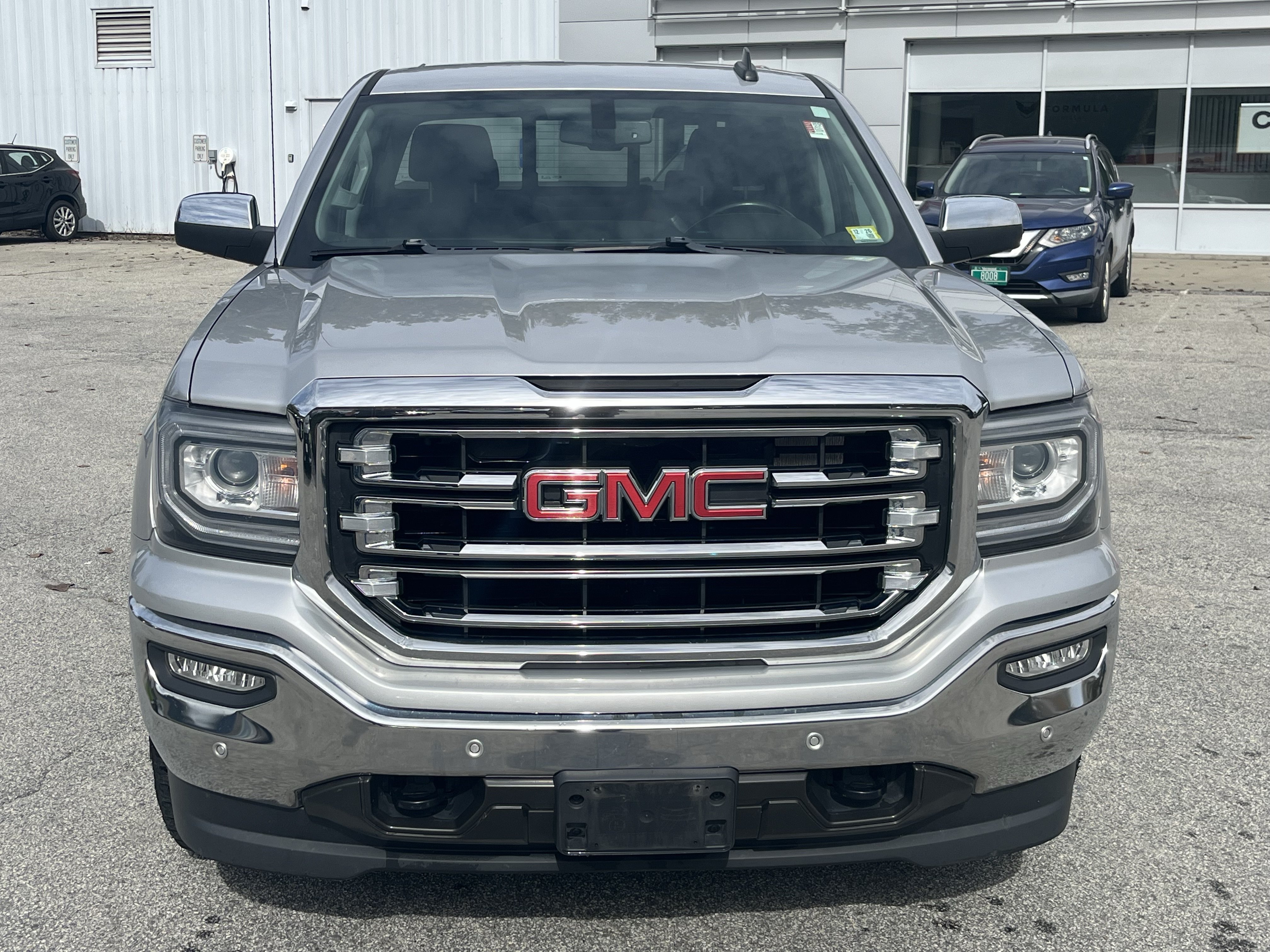 Used 2018 GMC Sierra 1500 SLT w/ SLT Premium Package AWD/4WD image 3