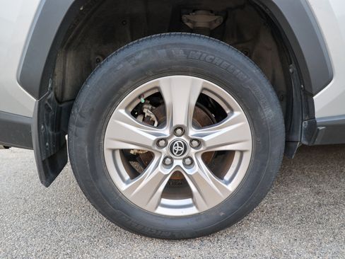 Used 2022 Toyota RAV4 XLE w/ Convenience Package FWD image 13