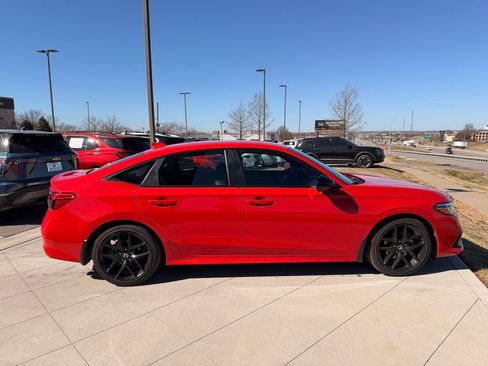 Used 2023 Honda Civic Sport image 6