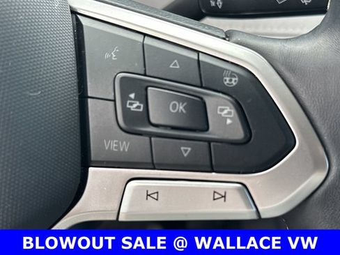 Used 2025 Volkswagen Taos SE FWD image 22