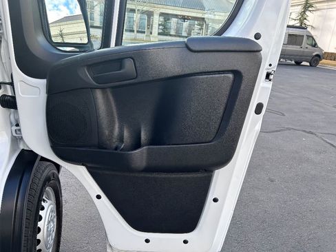 Used 2025 RAM ProMaster 2500 w/ Convenience Group image 22