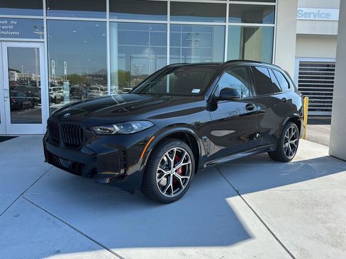 New 2026 BMW X5 xDrive40i w/ M Sport Package AWD/4WD image 1