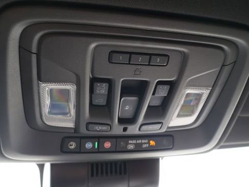 Used 2024 Chevrolet Silverado 2500 High Country w/ High Country Premium Package AWD/4WD image 16