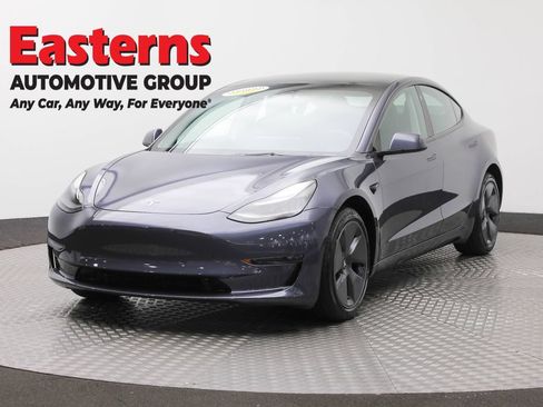 Used 2023 Tesla Model 3 Standard Range RWD image 1