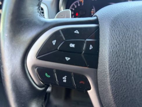 Used 2017 Jeep Grand Cherokee Altitude AWD/4WD image 16