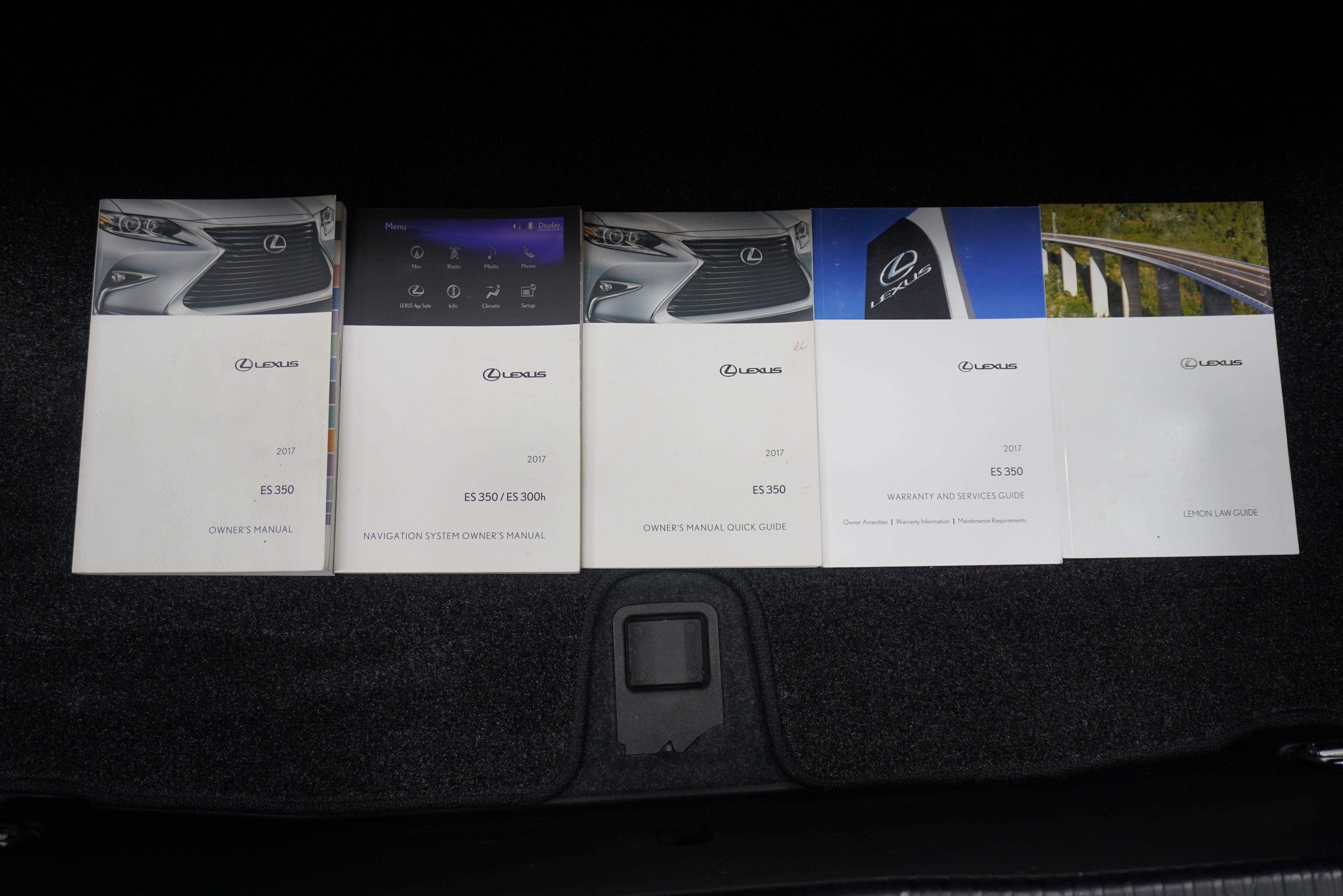 Used 2017 Lexus ES 350 w/ Luxury Package FWD image 28