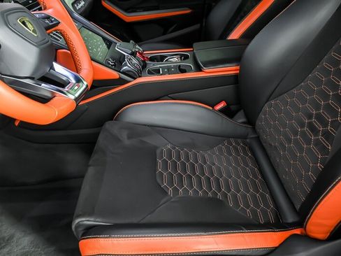 Used 2022 Lamborghini Urus AWD/4WD image 17