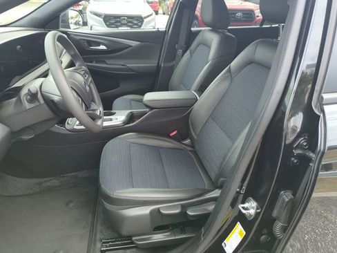 Used 2025 Buick Envista Preferred FWD image 11