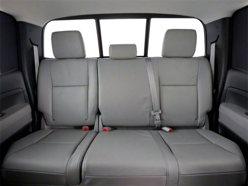 Used 2013 Toyota Tundra 4x4 Double Cab w/ Tow Pkg image 9
